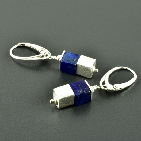 Lapislazuli Würfel-Ohrringe dunkelblau 925er Silber natürlich