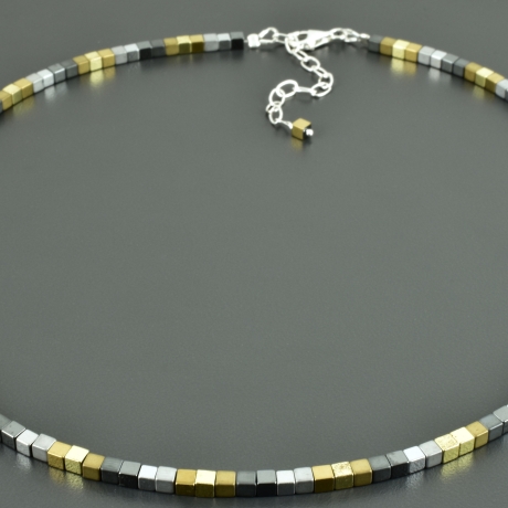 Hämatitkette Würfel gold-silberfarbend minimalistisch edel zart