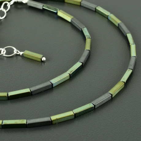 Minimalistische grüne Hämatitkette mit Rechtecken - Geschenk
