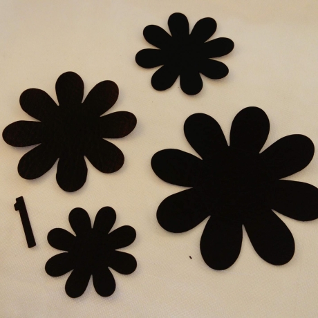 4 Blumen Schwarz Kunstleder Flicken Set Basteln Patch Reparatur