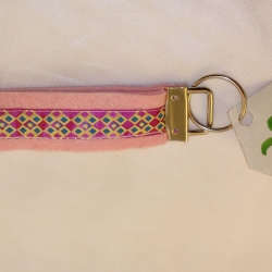 Schlüsselband Kunstfilz Dekoband verziert Fan Rosa