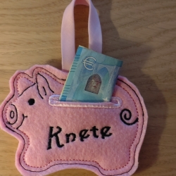 Sparschwein Knete Rosa bestickt aus Kunstfilz mit Aufhänger 