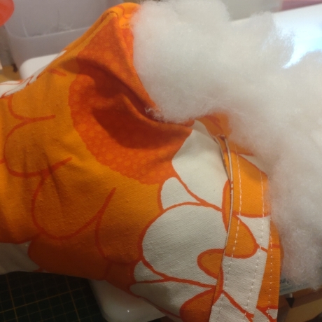 Leseknochen Nackenrolle mit Henkel Handmade Unikate 