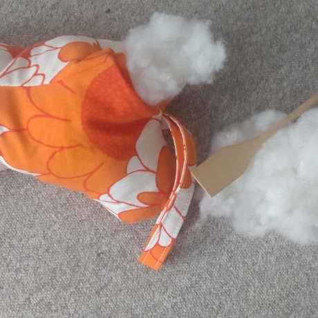 Leseknochen Nackenrolle mit Henkel Handmade Unikate 