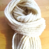 Schal Boucle in Creme elegant handgestrickt von Hobbyhaus