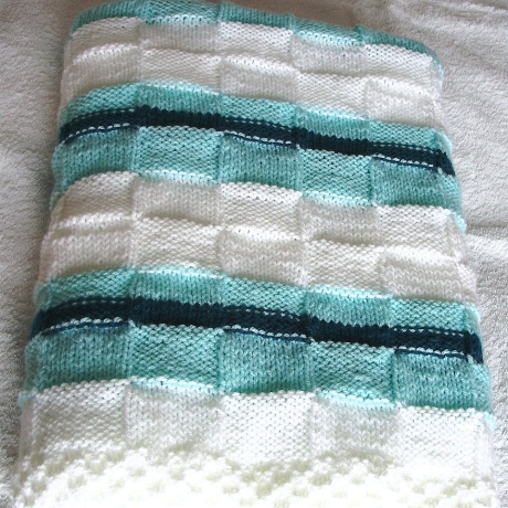 Kuscheldecke♥Plaid♥handgestrickt mit Streifen♥von Hobbyhaus