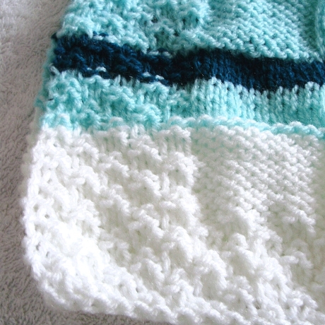 Kuscheldecke♥Plaid♥handgestrickt mit Streifen♥von Hobbyhaus