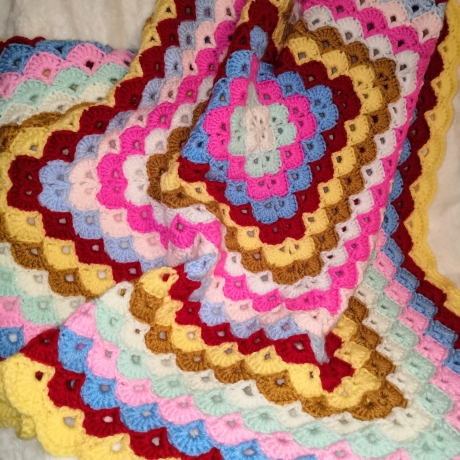 Babydecke, Granny-Square-Decke, Kuscheldecke, gehäkelte Decke