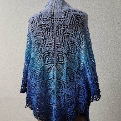 Dreiecktuch  Deep Blue Sea Handgestrickt