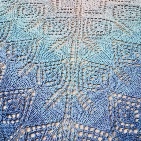 Dreiecktuch  Deep Blue Sea Handgestrickt
