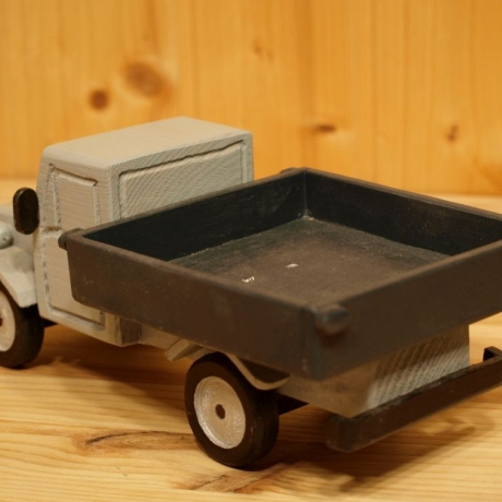 Deko-Lastwagen aus Holz, grau/anthrazit
