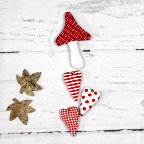 Herbstliche Stoffdeko Girlande Pilz & Herzen Landhausstil