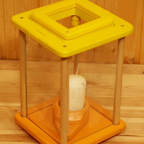 Holzlaterne, Dekolampe, gelb/orange, graviert mit Blüten