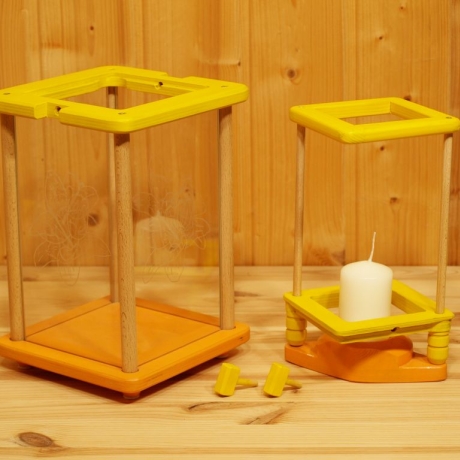 Holzlaterne, Dekolampe, gelb/orange, graviert mit Blüten
