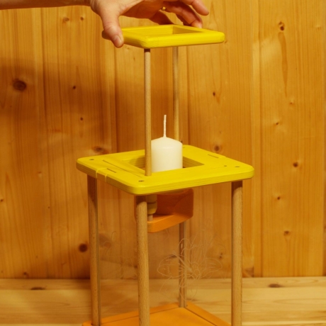 Holzlaterne, Dekolampe, gelb/orange, graviert mit Blüten