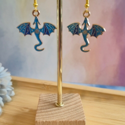 Emaillierte Drachen Ohrringe – Fantasy Schmuck in Blau & Gold