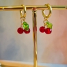 Hoop Creolen mit süßen Kirschen – verspielter Handmade Schmuck 
