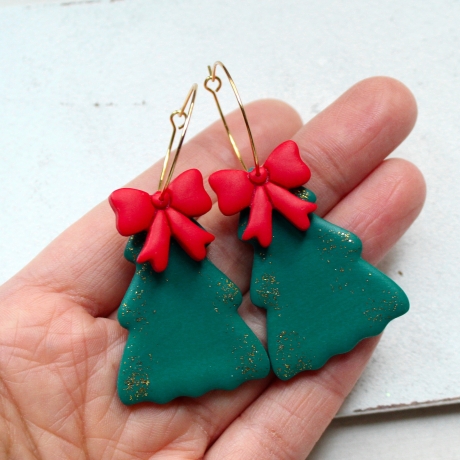 Ohrringe Tannenbaum mit Schleife • Creolen Polymer Clay