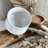 Handgemachte Keramik - getöpferte weiße Dose mit Korkdeckel