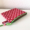 Schminktäschchen Etui weinrot mit Rosenmuster
