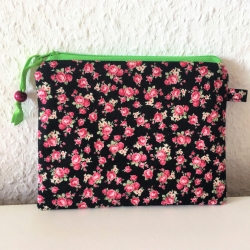 Kleines Täschchen Mäppchen 16x12 cm Rosenmuster