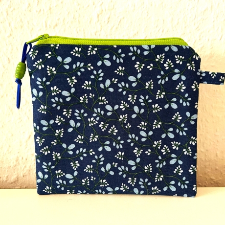 Kleines Schminktäschchen blau grün Blümchen