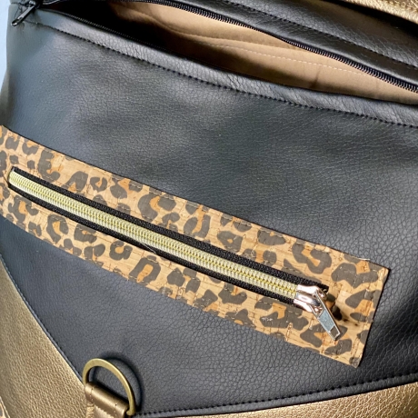 Rucksack VARO aus Kunstleder und Kork, Leoparden-Print