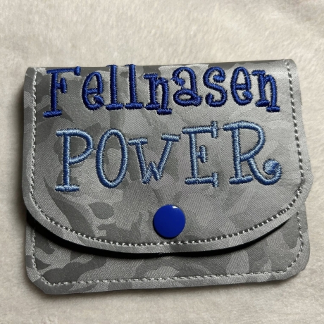 ED0028– Stickdateien Wuffis ITH-Kacki-Beutel - ab 13x18 Rahmen