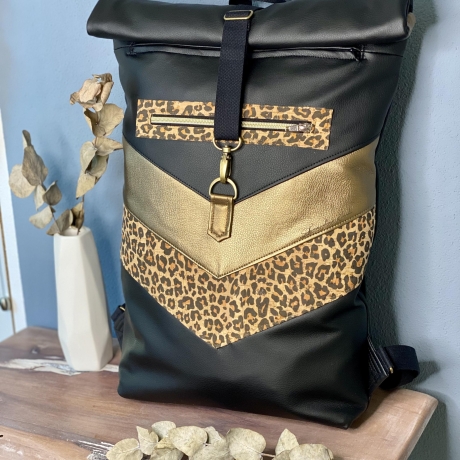 Rucksack VARO aus Kunstleder und Kork, Leoparden-Print