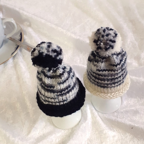 Eierwärmer Eier-Mützen Pudelmützen für Eier 2er-Set Handgestrickt
