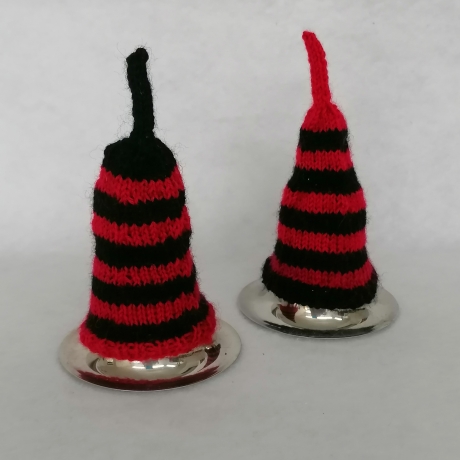 Gestrickte Eierwärmer im 2er Set Zipfelmützen aus Sockenwolle