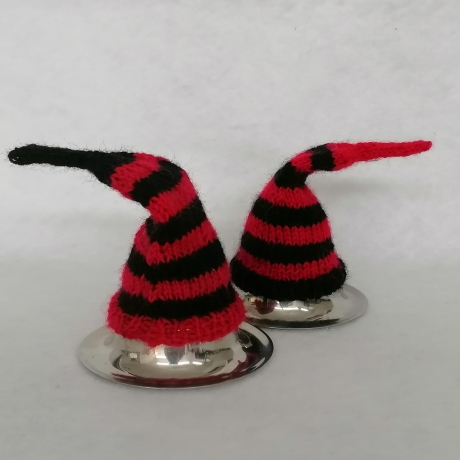 Gestrickte Eierwärmer im 2er Set Zipfelmützen aus Sockenwolle