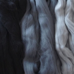 Filzwolle 170g superfeiner Merino-Kammzug 19,5mic grau-schwarz