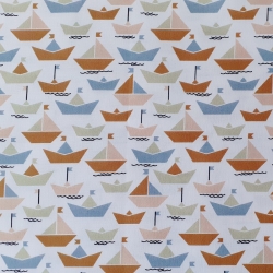 Druckstoff Fehmarn Papierschiff blau/ocker/weiß