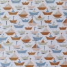 Druckstoff Fehmarn Papierschiff blau/ocker/weiß