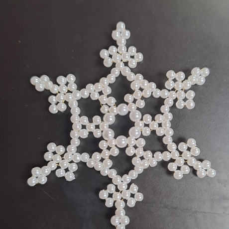 Perlenstern,Schneeflocke, weiß , Handarbeit