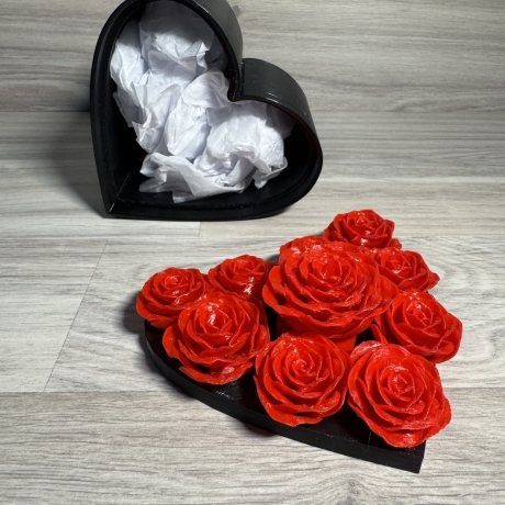 Herzdose mit Rosen