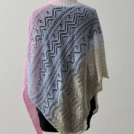 Dreiecktuch Frühlingsbrise, Handgestrickt