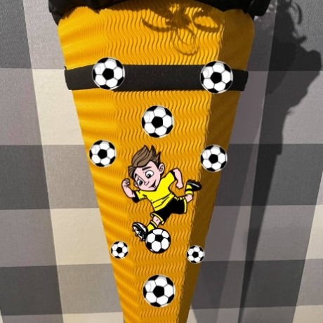 Bastelset für Schultüte Fußballspieler gelb mit schwarz