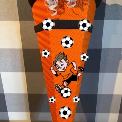 Dekoelemente für Schultüte Fußballspieler orange mit schwarz