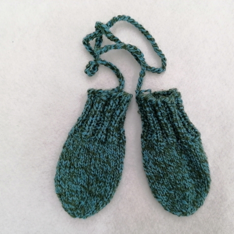 Baby Fäustlinge, Handschuhe 0-3 Monate aus Sockenwolle gestrickt