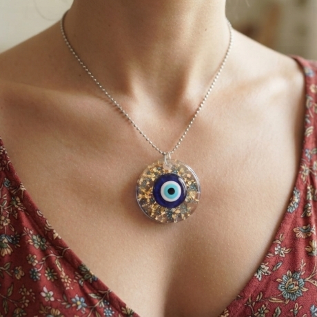 Das wachende Auge – Nazar-Amulett mit Blattgold, handgefertigt