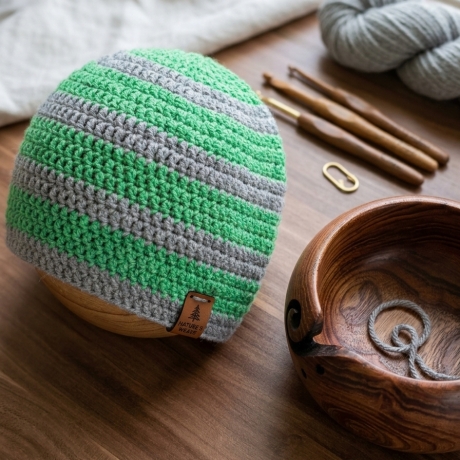Gehäkelte Kindermütze (6-10 J.), Gestreifte Beanie,