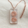Im Fluss des Lebens – Kupfer-Spiralen-Amulett, handgefertigt