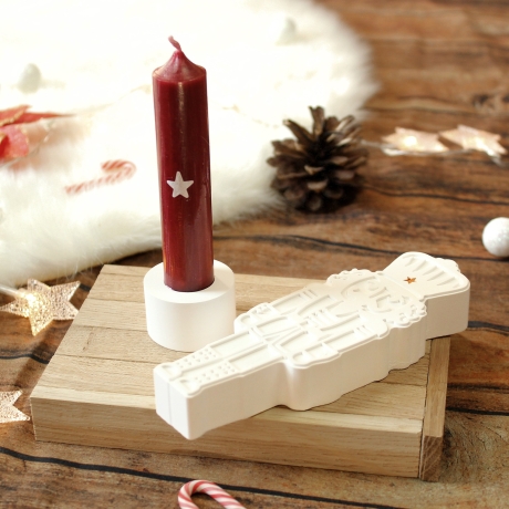 Weihnachten Geschenkset mit Nussknacker, Kerze & Kerzenhalter