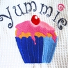 Geschirrtuch Yummie mit einem Muffin bestickt von Hobbyhaus
