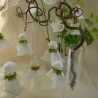 Glockenblumenhänger weiß, Blumenkind aus Wollfilz