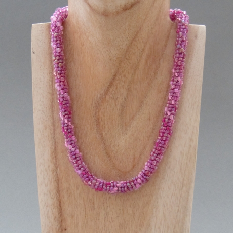 Glasperlenkette gehäkelt, pink rosa, 47 cm, Häkelkette, Ketten