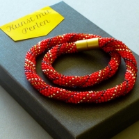 Glasperlenkette gehäkelt, rot gold silber, 46 cm, Häkelkette