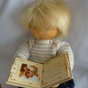 Stoffpuppe nach Art der Waldorfpuppe. Junge, blond